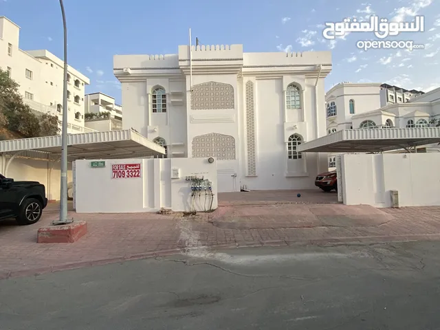 بناية سكنية للبيع في القرم م/9