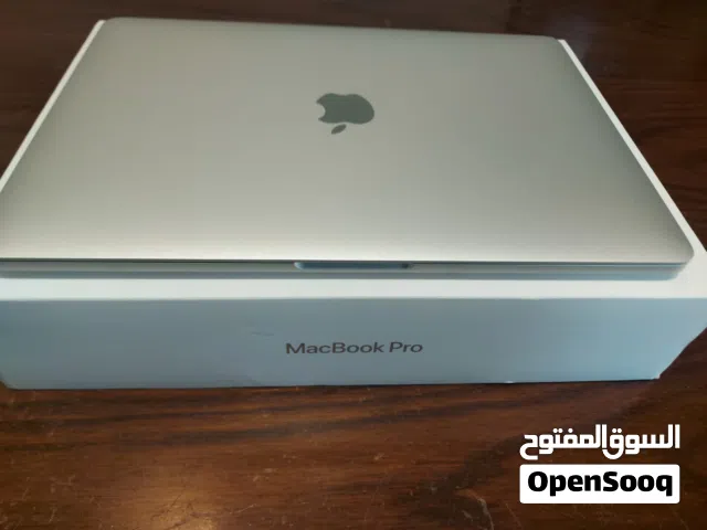 Macbook pro M2 2022 استعمال بسيط جدا