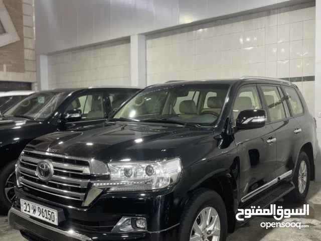 لاندكروزر فطيم GXR 2017 محرك V6 سلندر عداد 112 الف