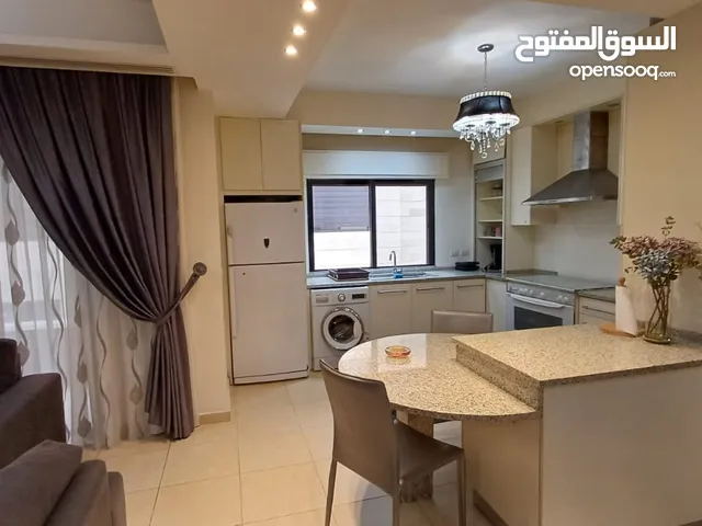 شقة مفروشة غرفتين نوم في - عبدون - مساحة 110 متر و بلكونة (6629)