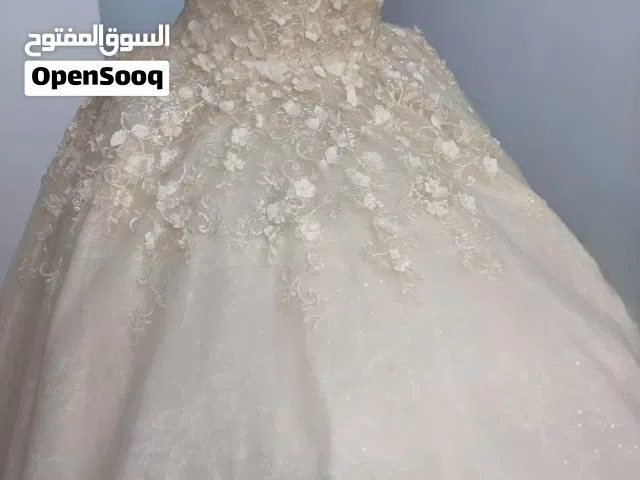 فستان زفاف للبيع