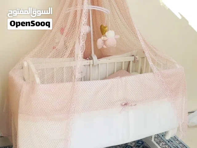 سرير للاطفال مع جميع ملحقاته