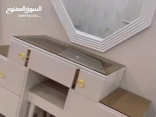 للبيع اثاث غرفة نوم شخص واحد مستعمل نظيف بدون كبت
