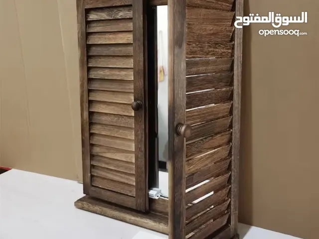 مرايا جدارية على شكل طاقة (شباك)