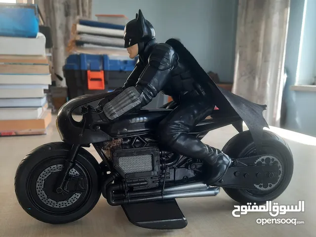 للبيع – مجسّم باتمان على الدراجة النارية