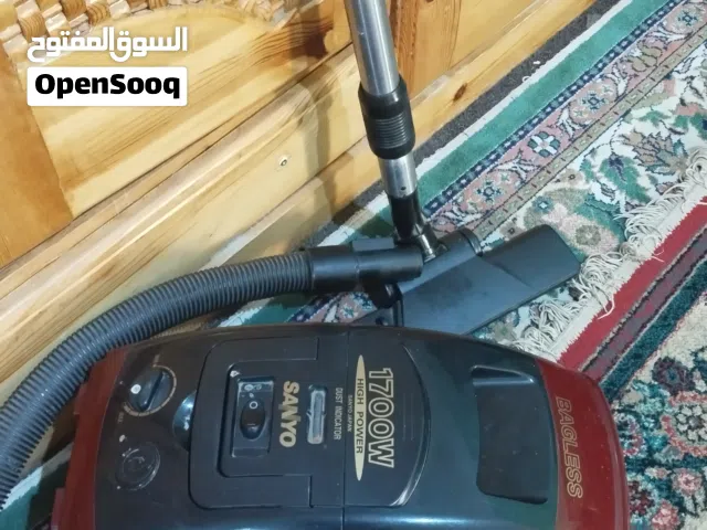 مكنسه سانيو شبه جديده نضيف جدا السعر 30الف
