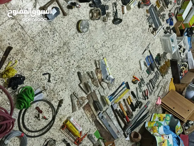 معدات يدوية