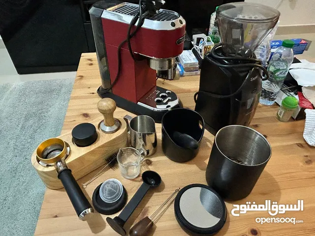 used coffee machine with perfect condition and grinder v60