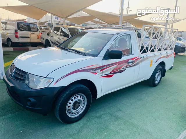 ميتسوبيشي بيك اب كابينه 2015 بحاله ممتازه