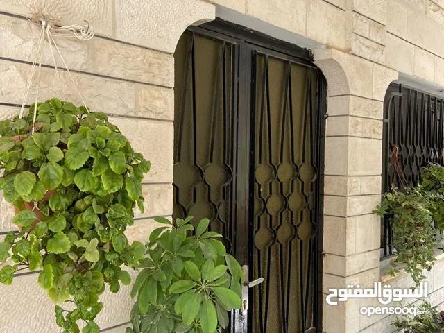 480m2 5 Bedrooms Villa for Sale in Amman Um El Summaq