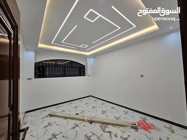 100 m2 3 Bedrooms Apartments for Sale in Sana'a Bayt Baws