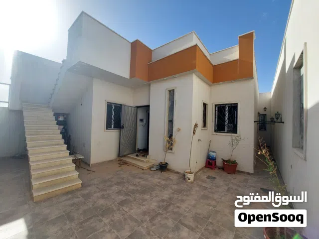 140 m2 4 Bedrooms Townhouse for Rent in Tripoli Ain Zara