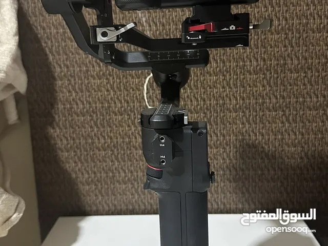 كاميرا سوني zv-e10 مع قميل dji rs3 mini