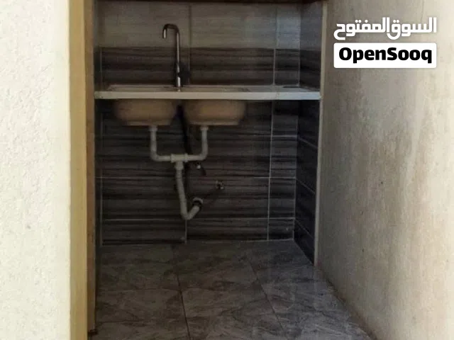 مخزن للإيجار