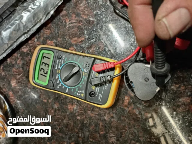 بطاريات ليثيوم لدرلات الشحن جديد غير مستعمل 18 و 12 فولت