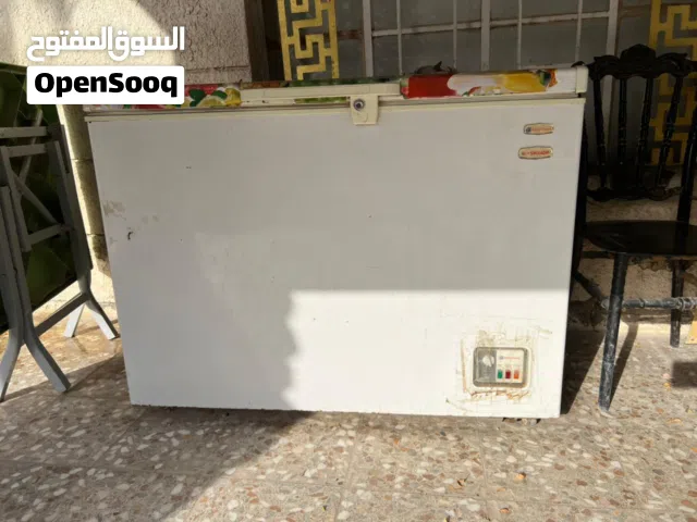 مجمدة مستعمل نظيف