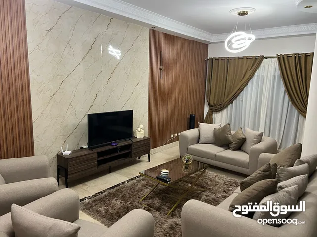 للايجار الشهري فيلا مفروشة مودرن بالتجمع الخامس داخل كمبوند مينا ريزيدنس بموقع مميز خلف مول ذا