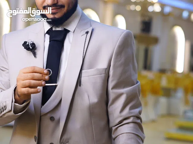 بدلة زفاف فخمه جدا للإيجار عدن الشيخ عثمان (الممداره) #