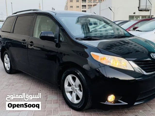 Toyota Sienna 2015 Auto Doors, 8 seater Original Airbags, still not used in UAE