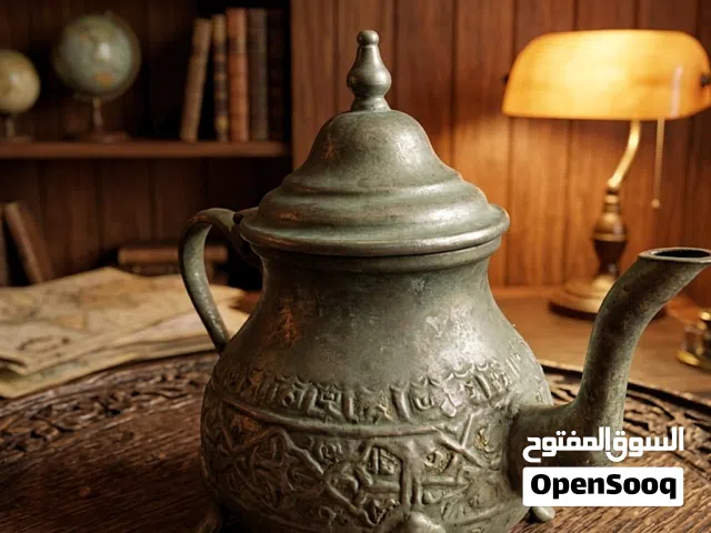 ابريق عتيق مختوم ختم الملا (مطلي فضة) 1972