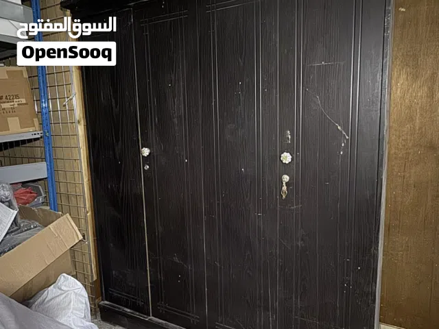 خزانة خشب180 سم ارتفاع و 160 سم عرض
