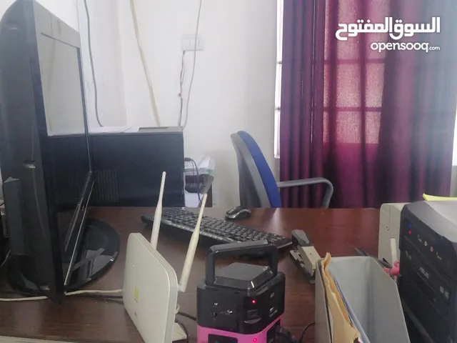 سكرتاريا وإدخال بيانات تجيد استخدام الكمبيوتر