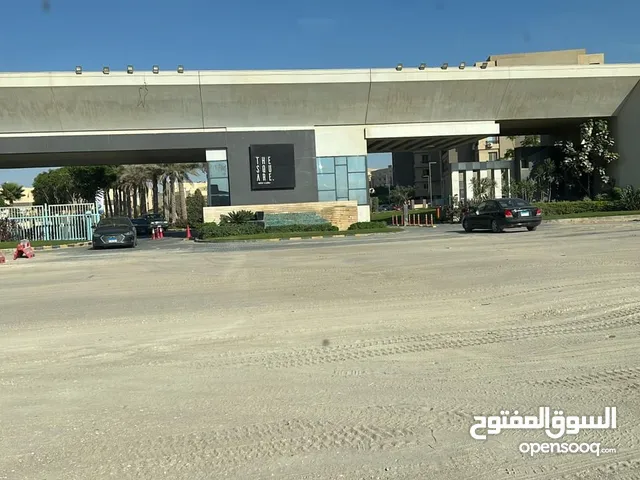 شقه لقطه للايجار بالتجمع الخامس بكمبوند ذا سكوير بالقرب من مولات تجاريه و خدمات و مدارس