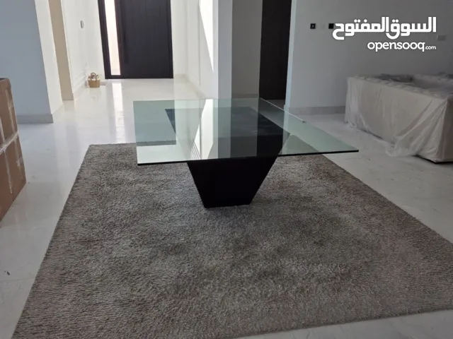 للبيع طاولة شبه جديد