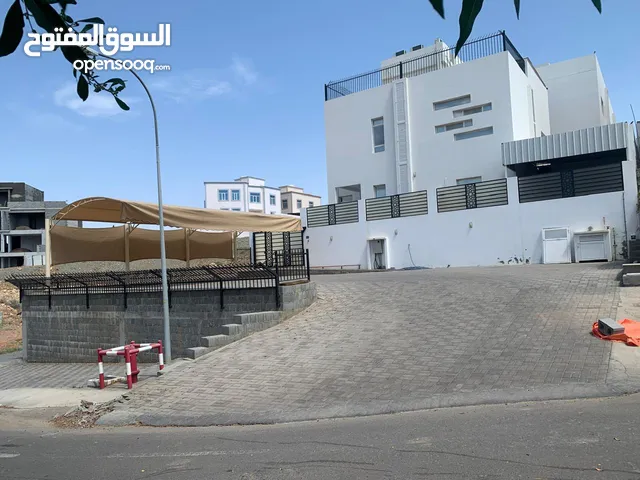 390m2 5 Bedrooms Villa for Rent in Muscat Ansab