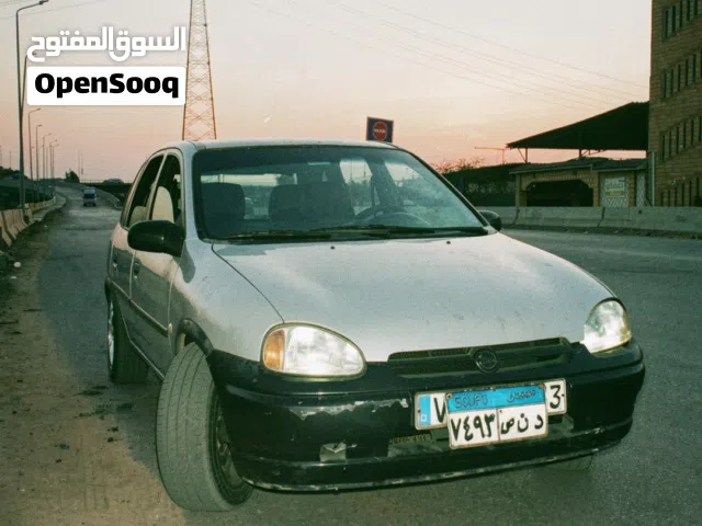 1995 أوبل كورسا Design