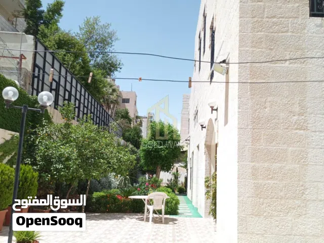 بالقرب من وزارة العمل في ام اذينة فيلا مميزة للبيع /ref 1358