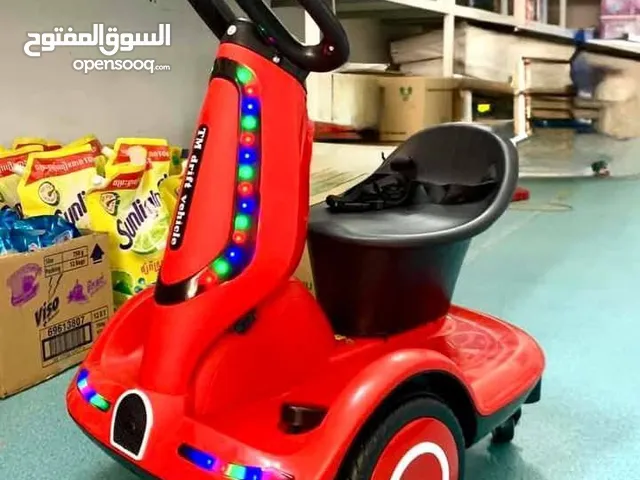 دراجة الأطفال 5 عجلات متوفرة بنسخة مع ريموت تحكم عن بعد الألوان المتوفرة: أحمر - أبيض .