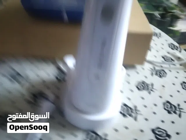 خيط مائي لتنضيف الاسنان