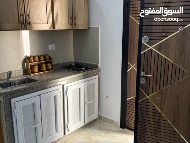 استيديوا للايجار نظيف ومفروش