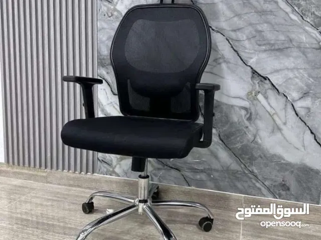 تميز بكل ما هو مريح و انيق كرسي مكتب طبي فاخر بمسند راس وبسعر بعجلات ربر لتسهيل الحركة