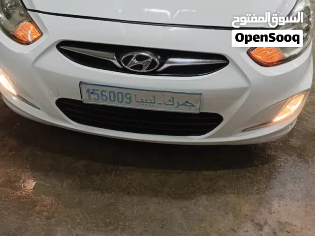 2012 هيونداي اكسنت SEL