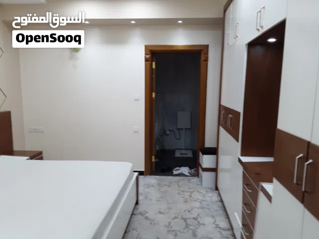 فله مفروش دورين وبدروم للايجار في حده المدينه روعه جدا