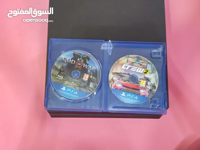 بلاي ستيشن فور برو 1tb مع تلات سيديهات و يدين تحكم و أكتر من عشر العاب مجانية و مدفوعة جاهزين لللعب