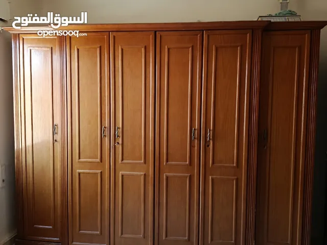 بوفيه وخزانة ملابس مستعملة للبيع نظاف