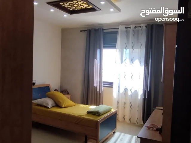 شقة ثلاث غرف نوم مفروشة للايجار
