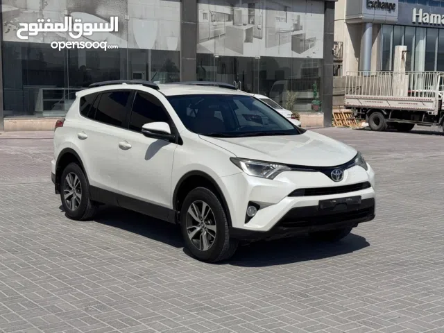 Toyota Rav-4 / 2018 (White)
