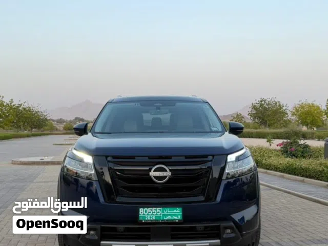 Used Nissan Pathfinder in Al Dakhiliya