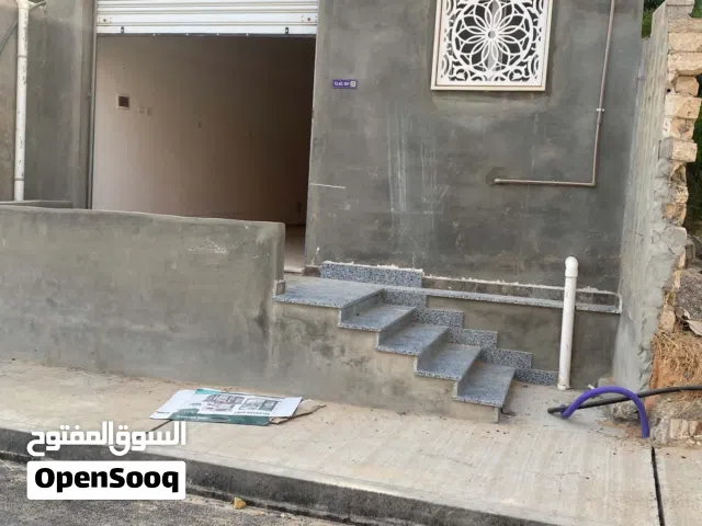 محل او مخزن للايجار ف سوق جمعة ماشاءلله موقع كوويس سعر 2500 د قابل لنقاش لعرض تحت. تواصل وتساب عرقم