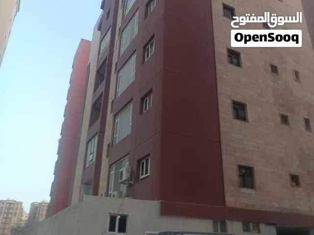 مطلوب شخص لمشاركة سكن بالقرب من دوار عمان السالمية قطعة 12