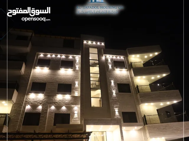 شقة للبيع طابق ارضي مع تراس امامي في حي عدن 150متر