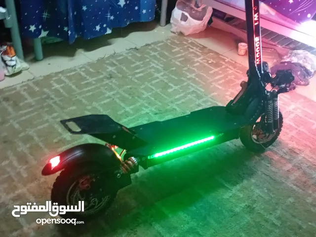 اسكوتر ونر اسكي 2000وات اسكوتر بحاله الزيرو استعمال شهر واحد بطاريه كبير يمشي أكثر من 45 كيلو متر