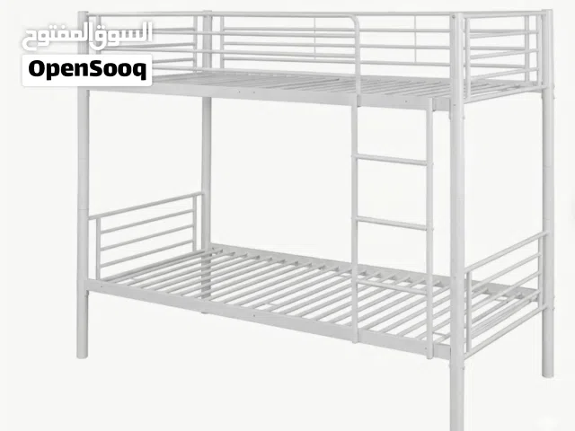 سرير طابقين معدن – من ماركة إيكيا – لون أبيض مع سلم – حالة ممتازة