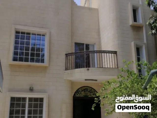 400 m2 More than 6 bedrooms Villa for Sale in Muscat Al-Hail