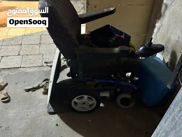 السلام عليكم خوان كرسي متحرك  المحتاجه كون كلش يجي عليه يرادله بس باتريات مجاني