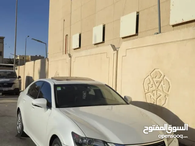 لكزس جي اس 350 موديل2013 اللون ابيض قير اوتوماتيك الممشى 226 الف قيير بلد  مكينه بلد شاص  بلد ارباق